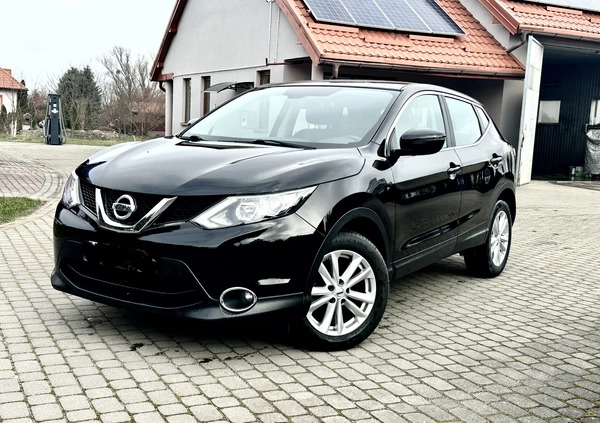 Nissan Qashqai cena 45900 przebieg: 89555, rok produkcji 2015 z Ostrołęka małe 137